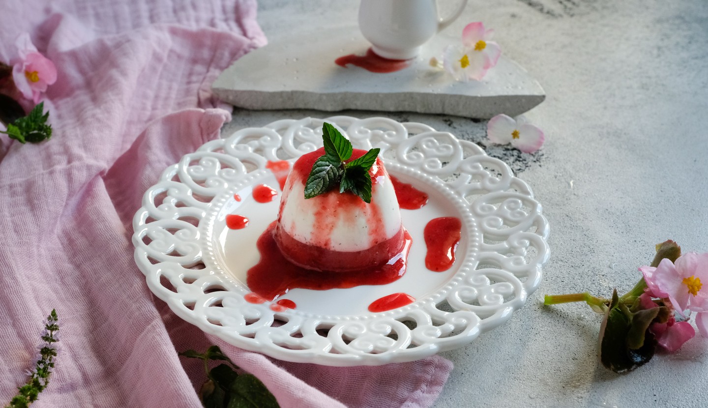 Two-tone Panna Cotta with Strawberry Sauce