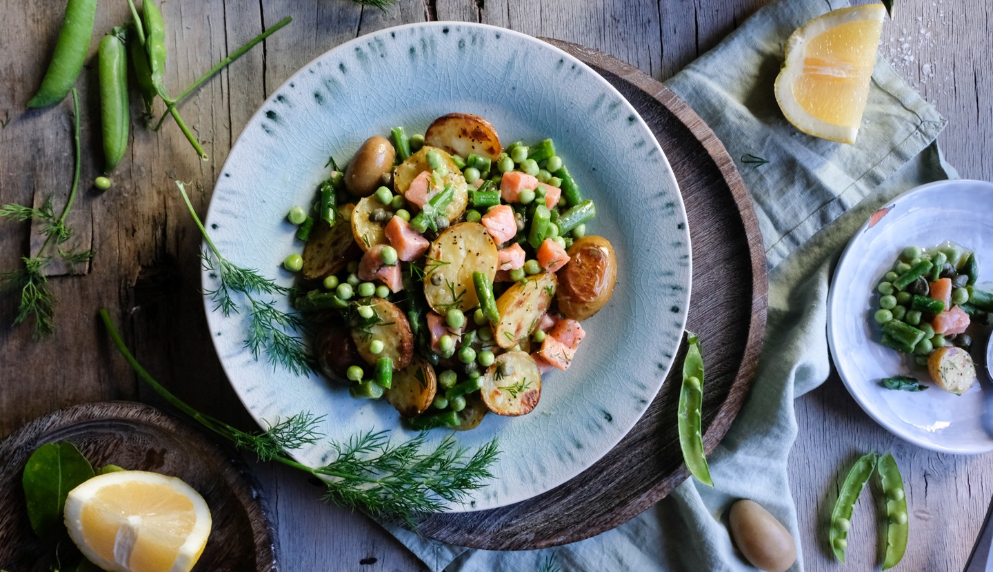 Potato salad with asparagus and smoked salmon