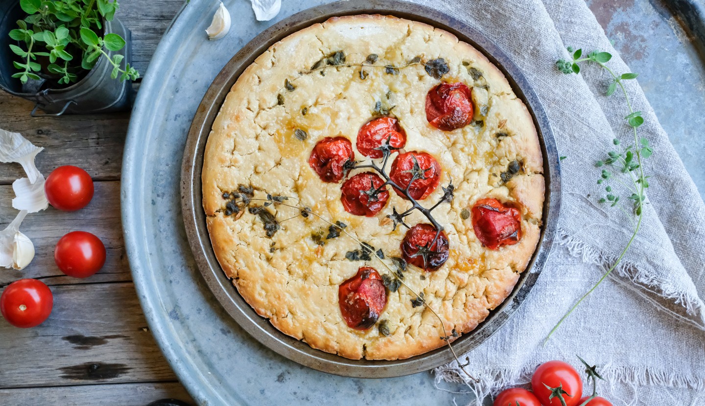 Focaccia με  προζύμι με ντοματάκια cherry