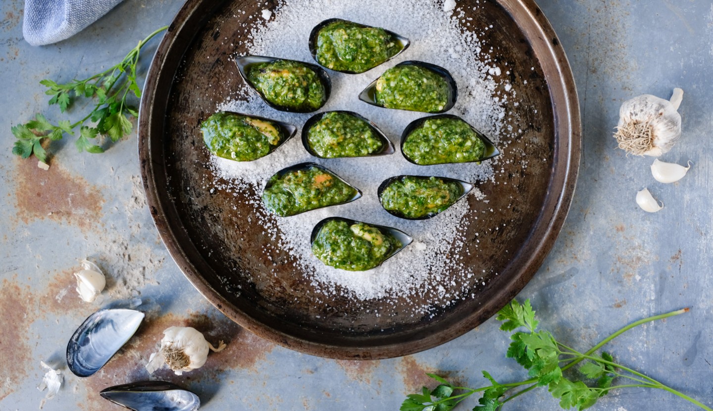 Mussels in parsley pesto