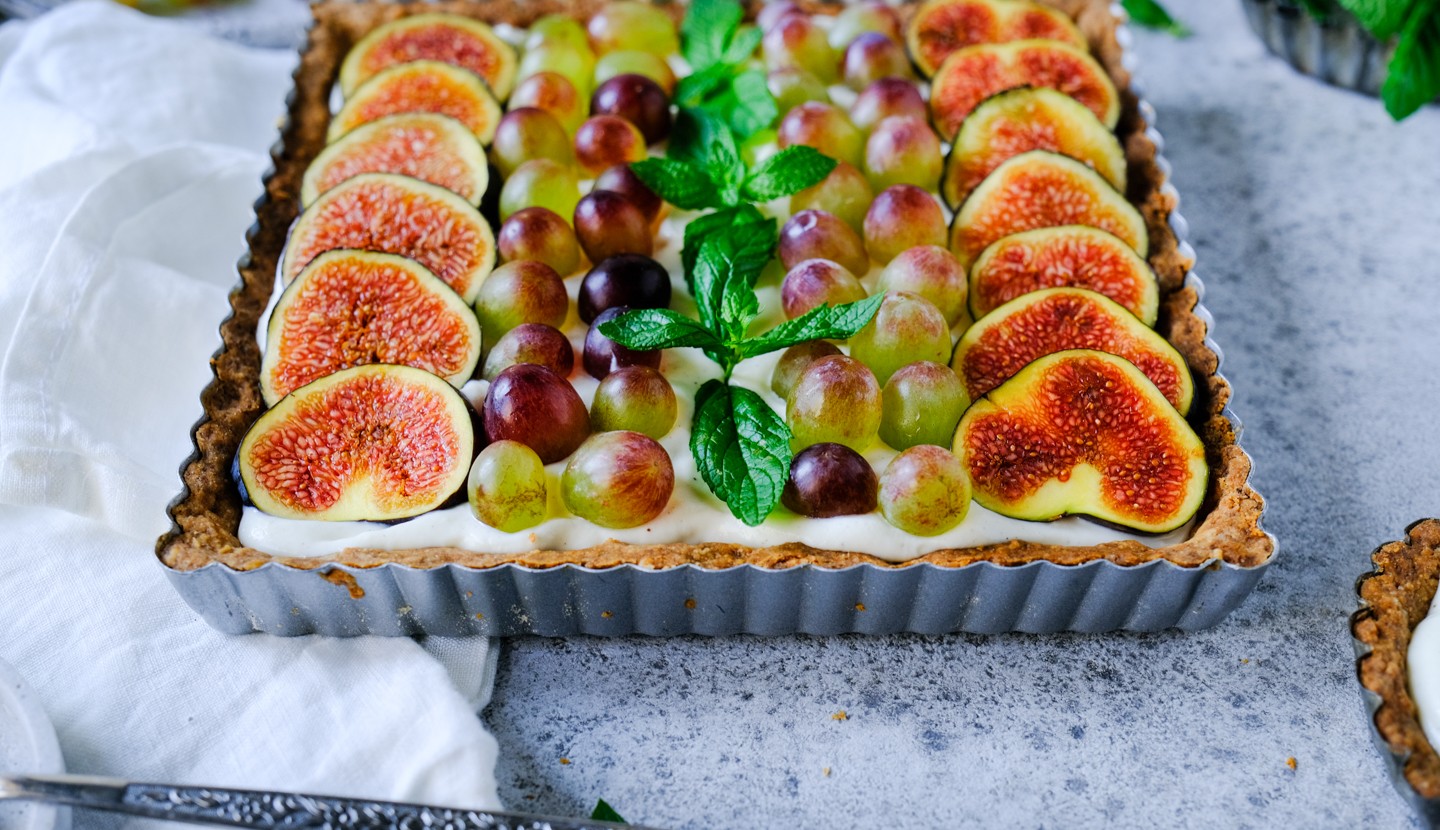 Fig and grape cheese tart