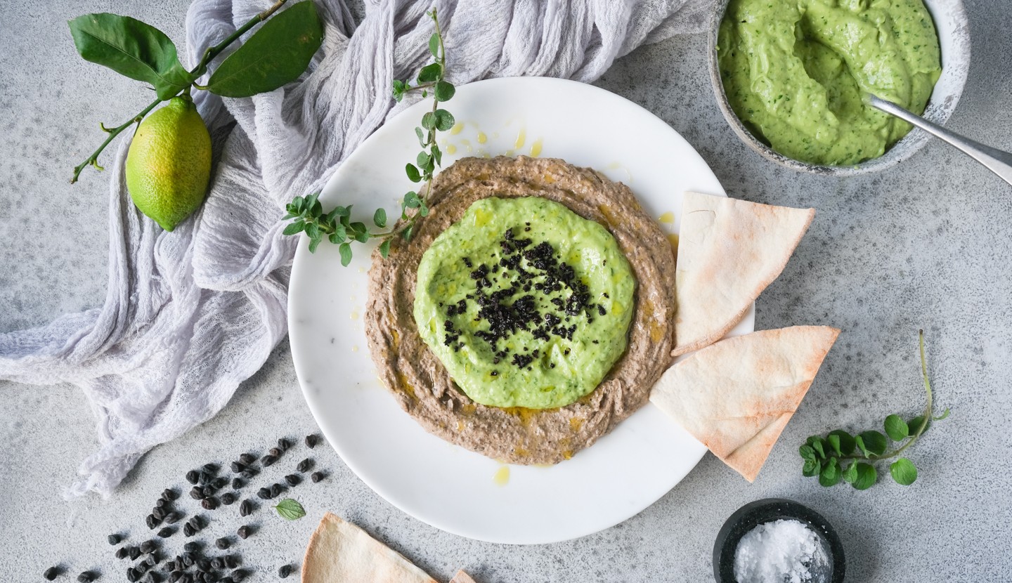 Black chickpea hummus & avocado dip