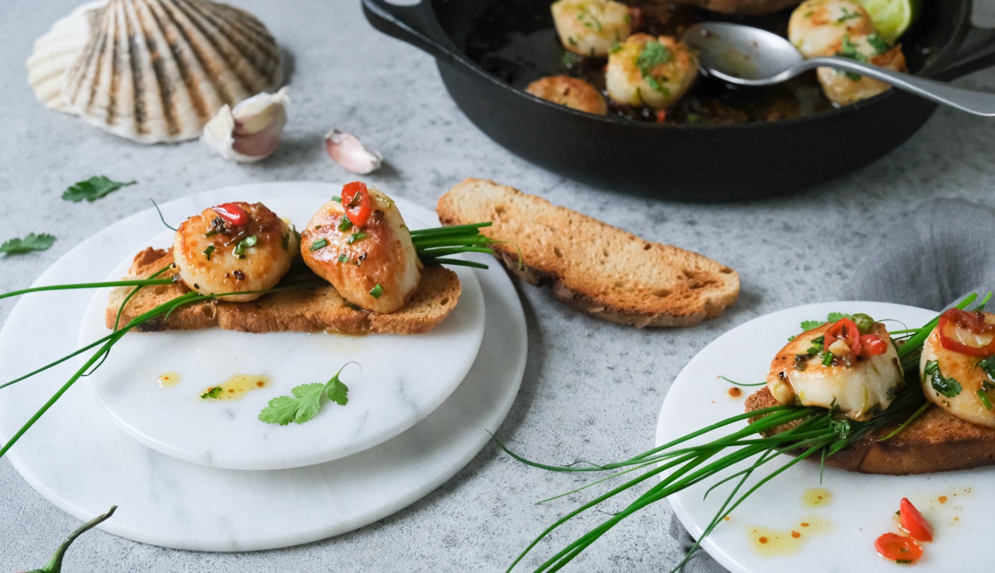 Spicy scallop, lime & chives bruschetta 